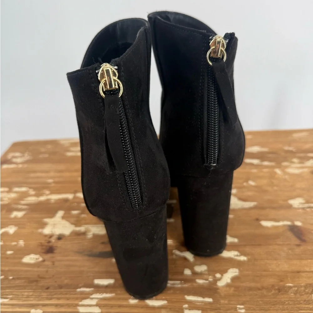 Qupid Black Ankle Booties